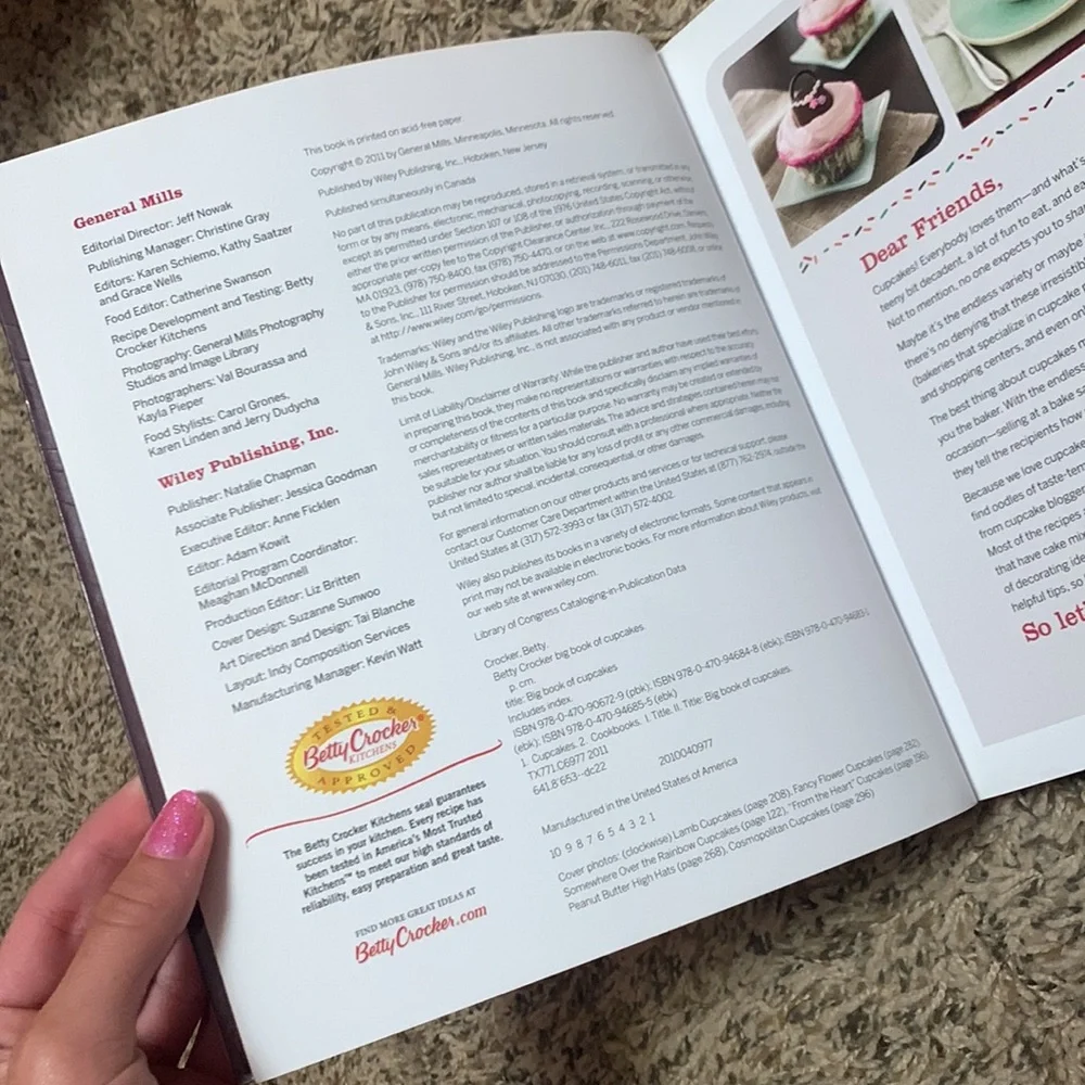 The Big Book of Cupcakes‎ Betty Crocker General Mills 2011 Paperback Recipe Book